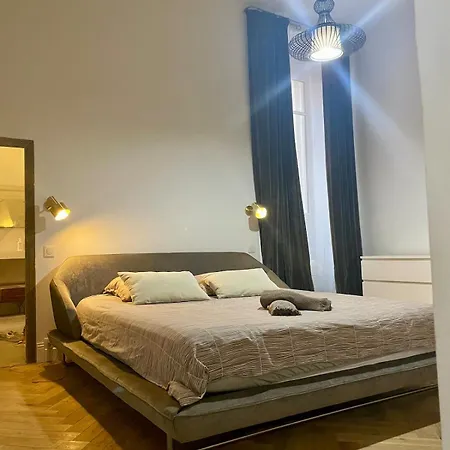 Appartement 130 M2 à Proximité Et Cathédrale